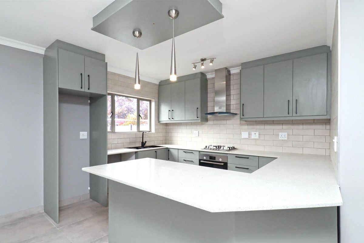 Modern Home In Soneike - Photo 4