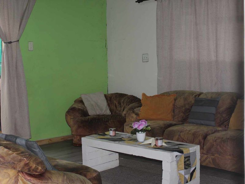 Charming 2-Bedroom Home with Income-Generating Granny Flat - Photo 5