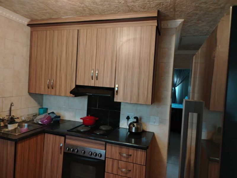 Beautiful and Neat 3 bedroom in Lotus Gardens - Photo 4