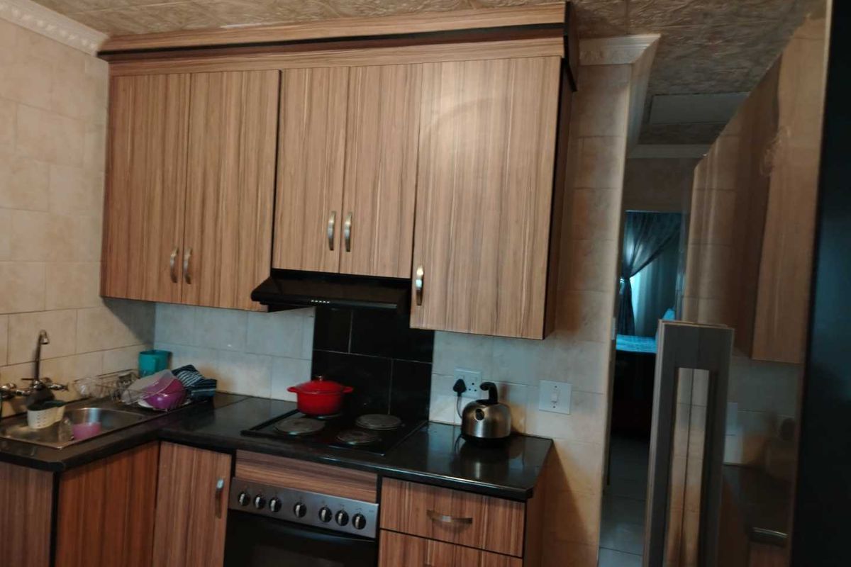 Beautiful and Neat 3 bedroom in Lotus Gardens - Photo 4