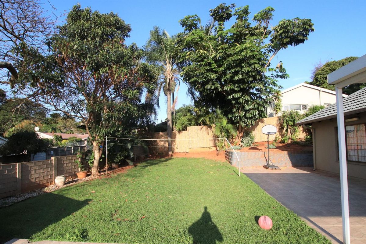 Neat Family Home in Glen Anil - Photo 3