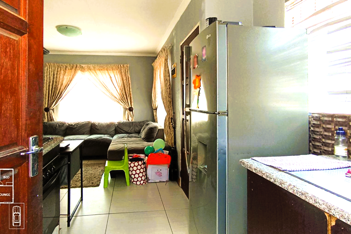 Charming 2-Bedroom Home – Ideal for First-Time Buyers or Investors - Photo 3