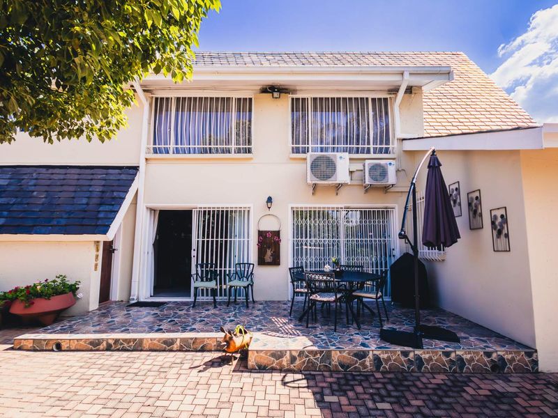 TWO SPACIOUS HOMES, ONE PRICE! - Photo 7