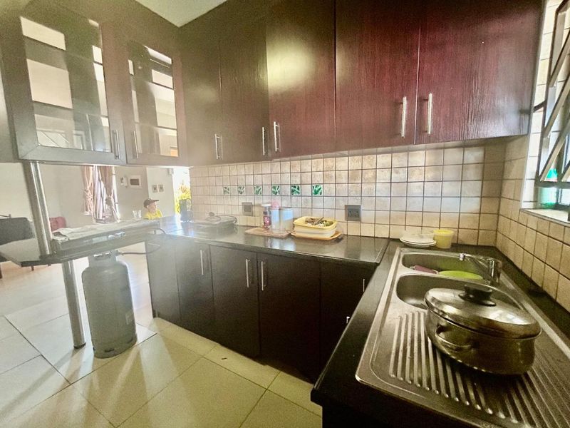 2-Bedroom House For Sale - Photo 7