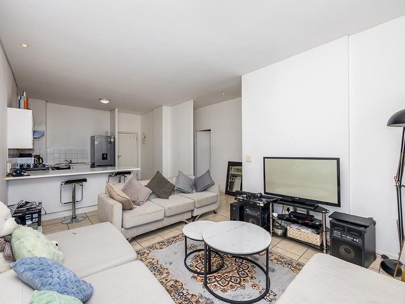 2-Bedroom Apartment with Secure Parking, Storeroom & Lifestyle Amenities in Liberty Grand - Photo 3