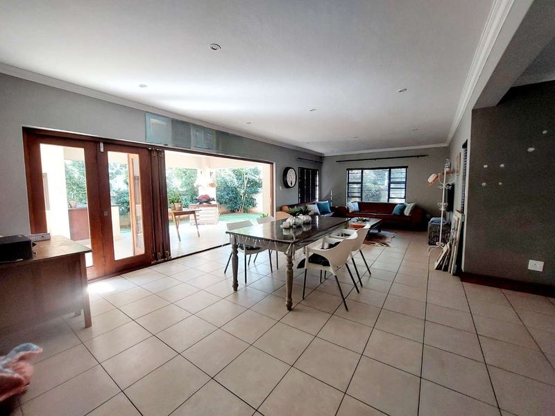 Modern 3 bedroom home in Secure Estate - Photo 3