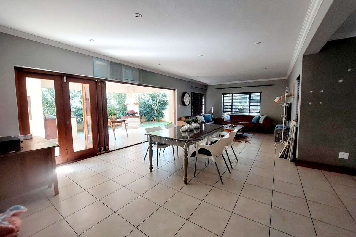 Modern 3 bedroom home in Secure Estate - Photo 3