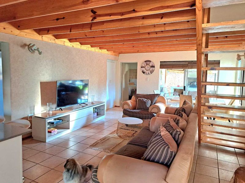 4 Bedroom Home for Sale in Ravenswood - Photo 5