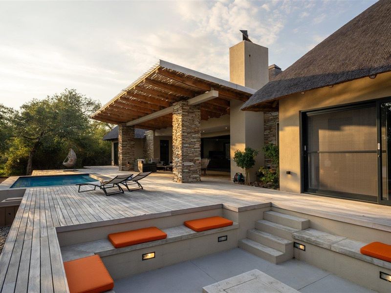 Contemporary Bushveld Home with Mountain Views - Photo 10