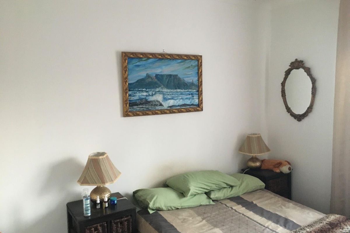 A bedroom featuring neutral walls and standard finishes, providing a functional and comfortable sleeping space.