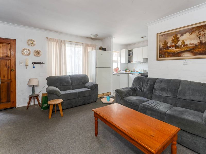 Comfortable two-bedroom apartment located in Diep River. - Photo 2