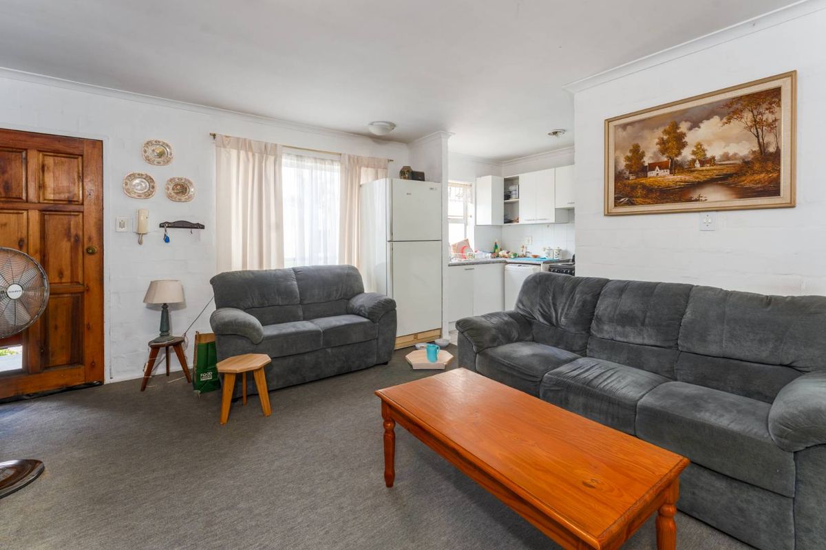 Comfortable two-bedroom apartment located in Diep River. - Photo 2