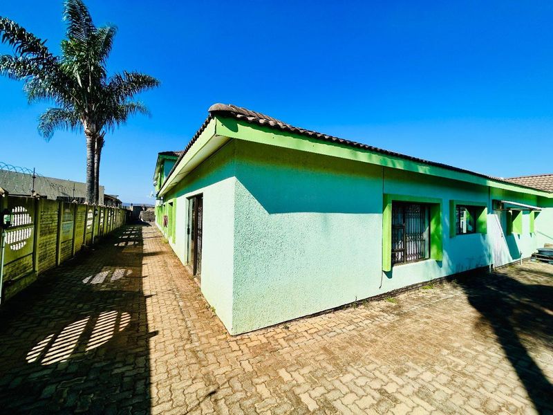 9 unit Complex for sale in vryheid - Photo 6
