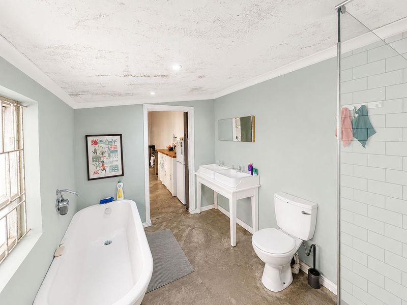 Charming 2-Bedroom Home in the Heart of Woodstock, Cape Town - Photo 10