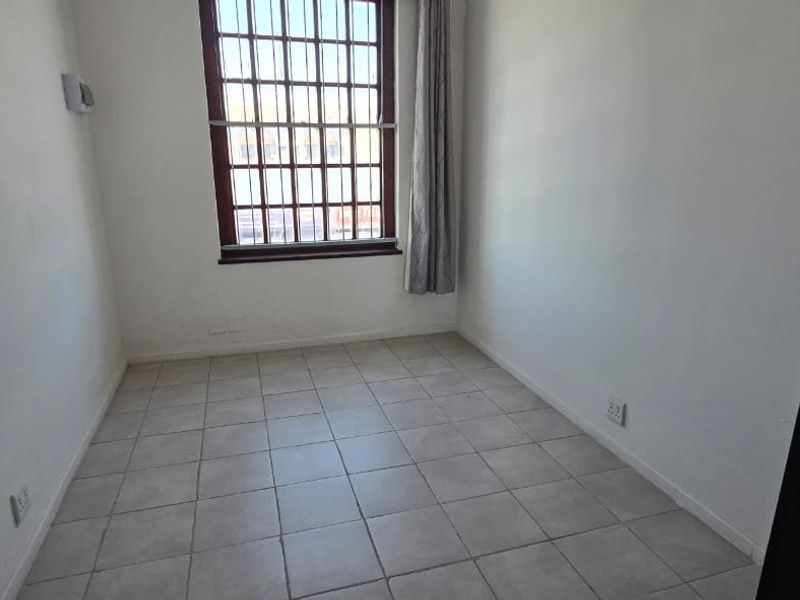 Room to rent for adult only at 159 Voortrekker Road - Photo 6