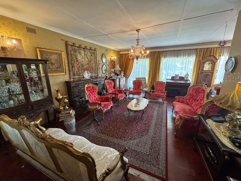 Large Family Home for sale - Photo 7