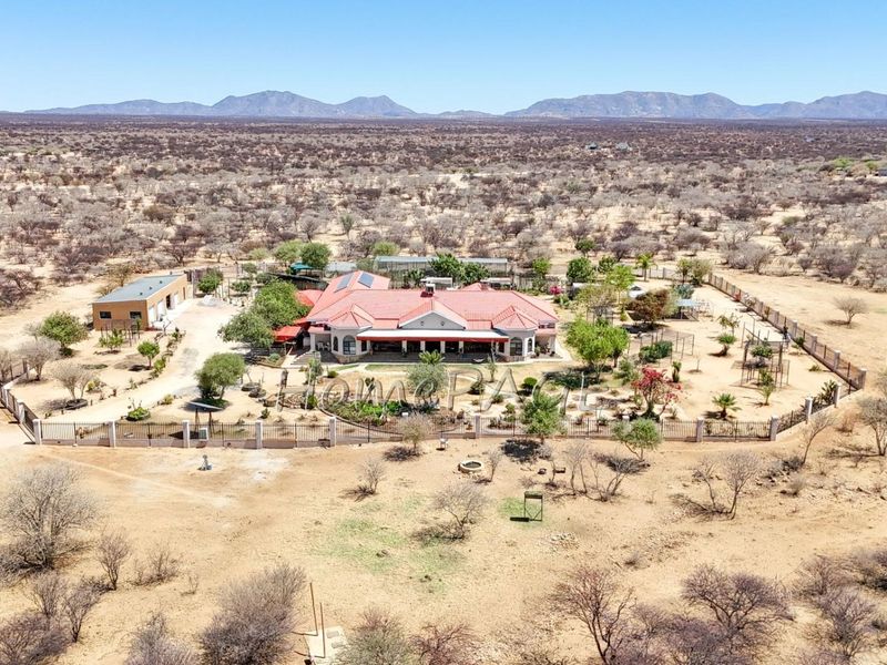 Omaruru Wildlife Estate, Omaruru:  Lifestyle Smallholding WITH ELABORATE Home is for Sale - Photo 2