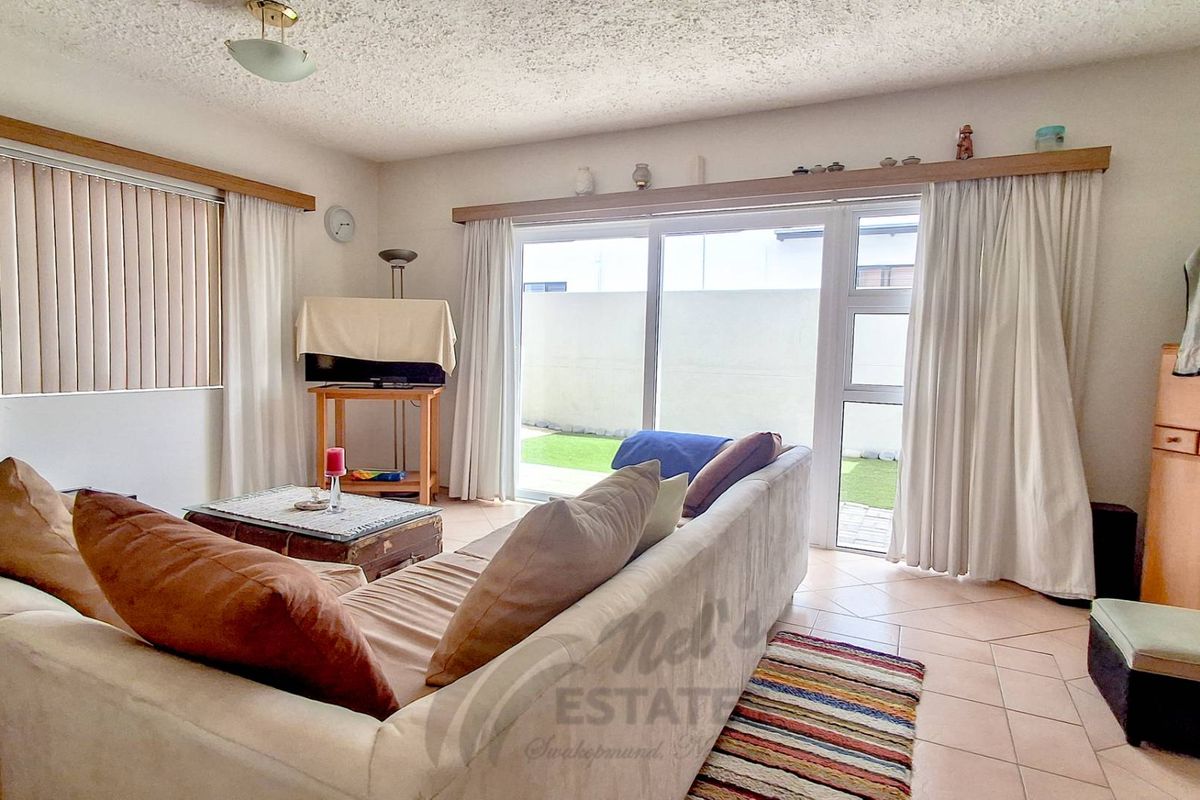 Perfect Lock & Go Furnished Townhouse For Sale in Vineta, Swakopmund - Photo 2