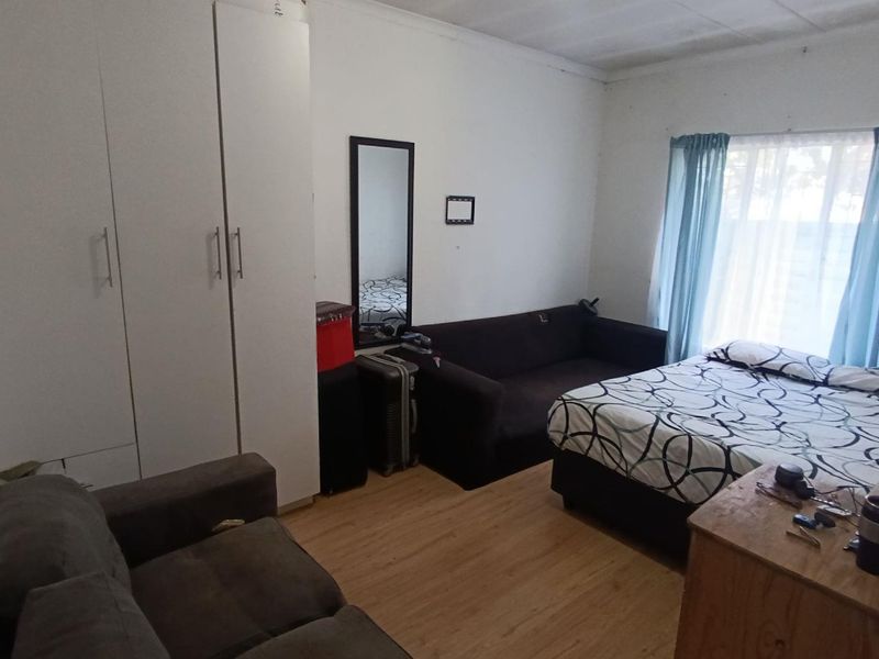 Charm meets Functionality: 3- Bedroom Townhouse - Photo 7