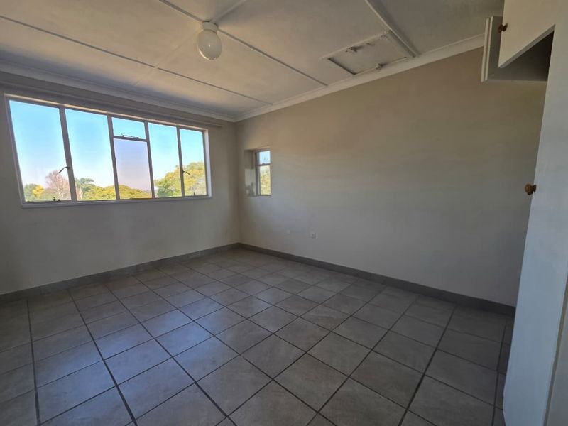 Spacious Flatlet to Rent in the Prime of Horison on 2nd floor - Photo 9