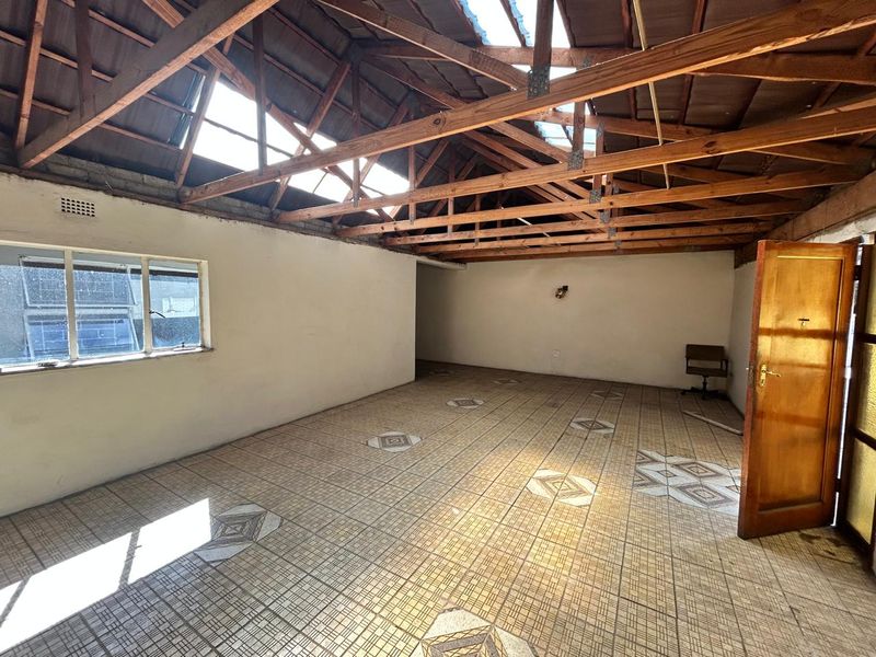 **Charming Family Retreat** - Photo 2