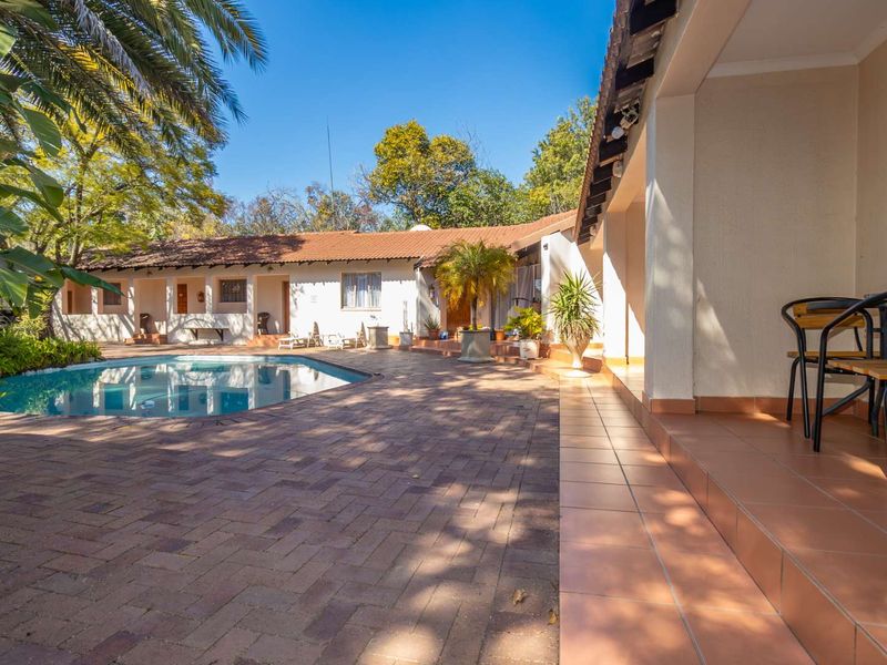 Prime Investment Property with Versatile Potential in a Sought-After Location - Photo 4