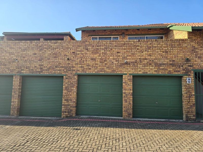 3 Bedroom Secure Townhouse in Kempton Park Ext 4 - Photo 4