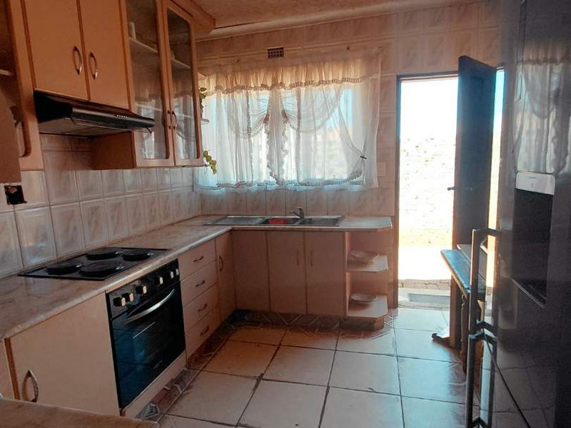 House in a double stand - Photo 8