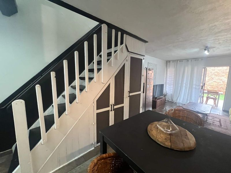 MODERN 2-BEDROOM DUPLEX AVAILABLE - Photo 7