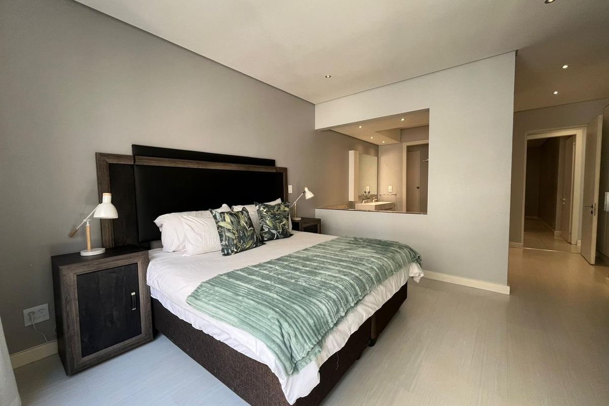 FULLY FURNISHED APARTMENT IN HYDE PARK AVAILABLE - Photo 5