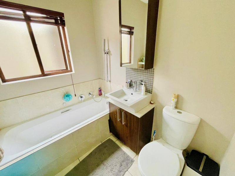Luxury, comfort and tranquiliy in one perfect address - Photo 9