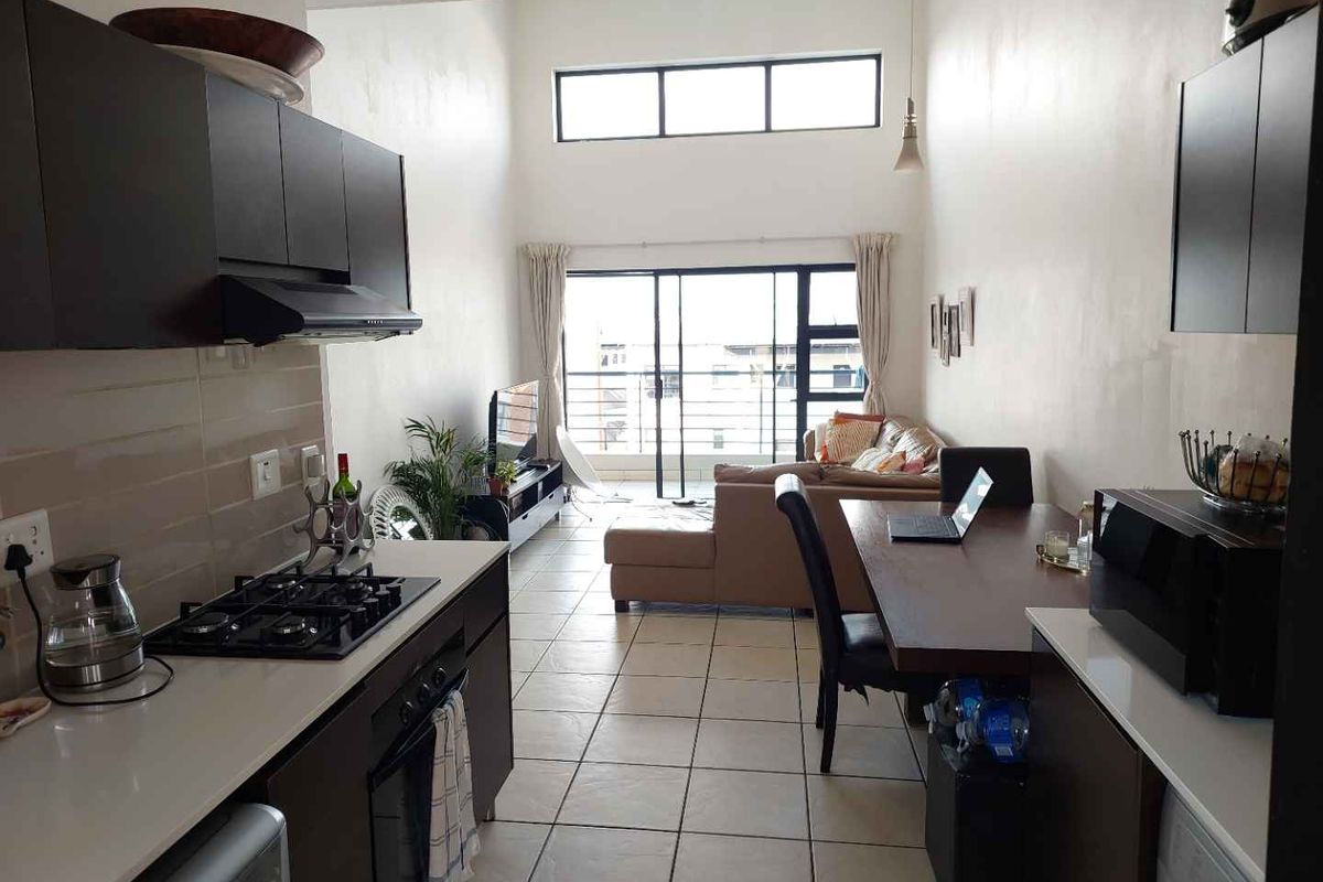 2 BEDROOM PENTHOUSE APARTMENT FOR SALE IN GREENSTONE - Photo 2