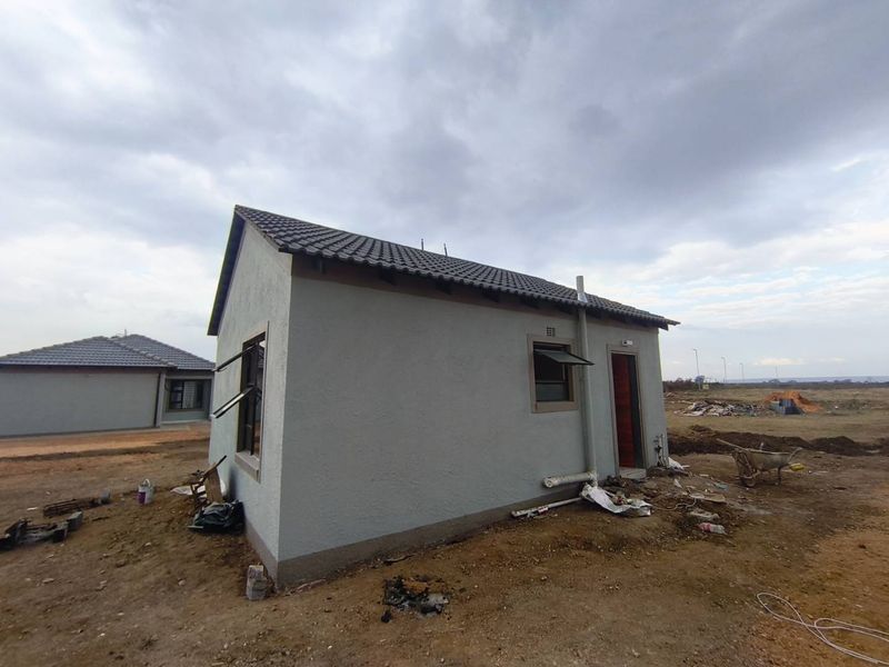 Modern 2-Bedroom House for Sale in Windmill Park Ext 32 - Photo 3