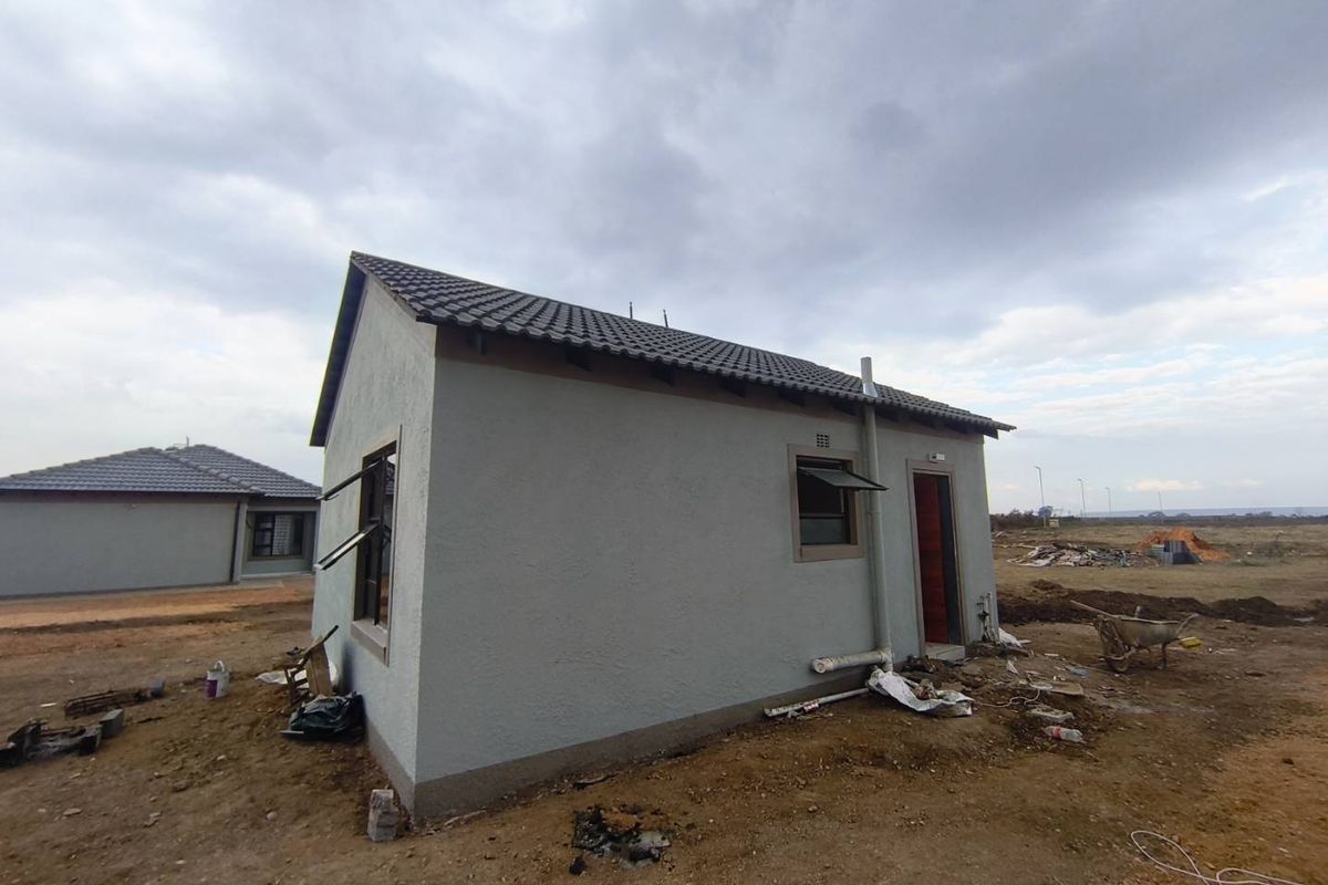 Modern 2-Bedroom House for Sale in Windmill Park Ext 32 - Photo 3