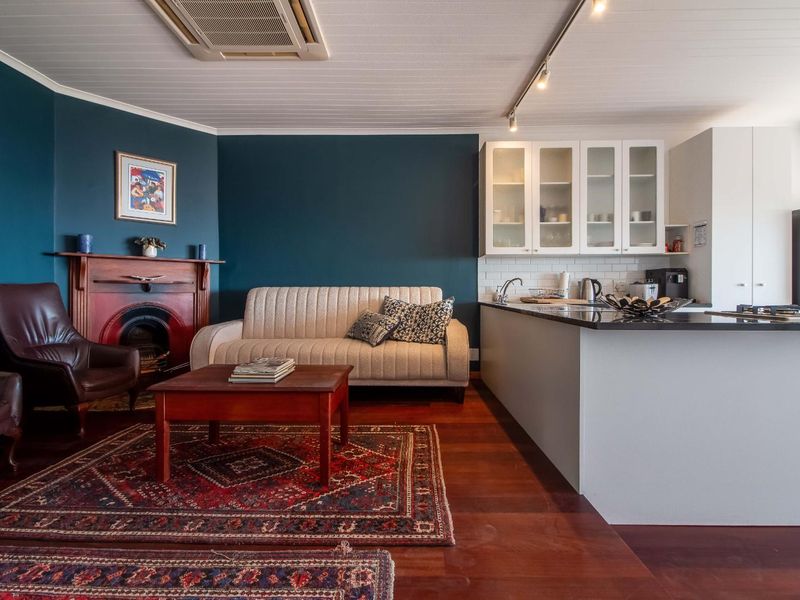 A spacious townhouse, perfectly placed on the outskirts of the City - Photo 2