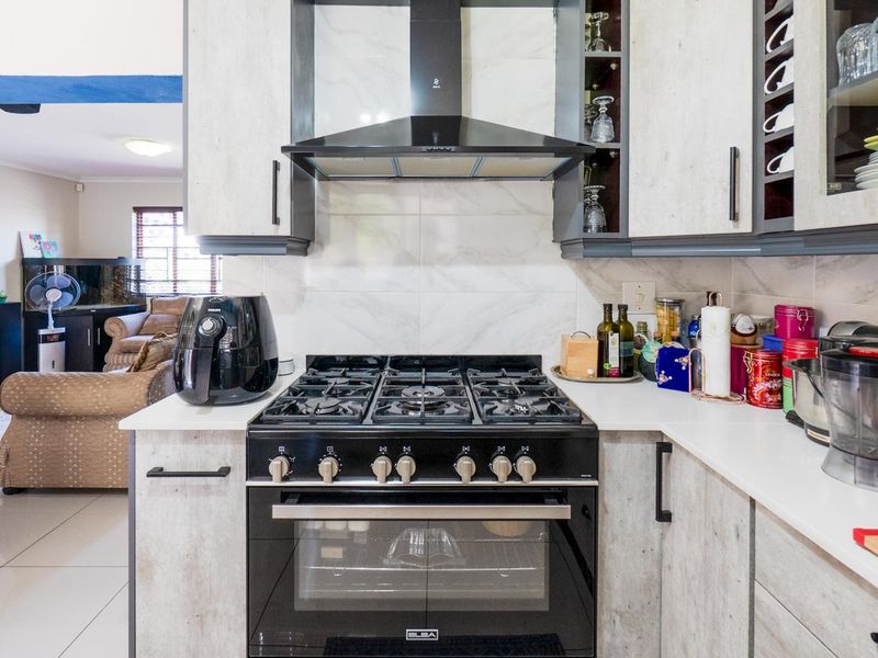 Tuscan modern villa - Photo 5