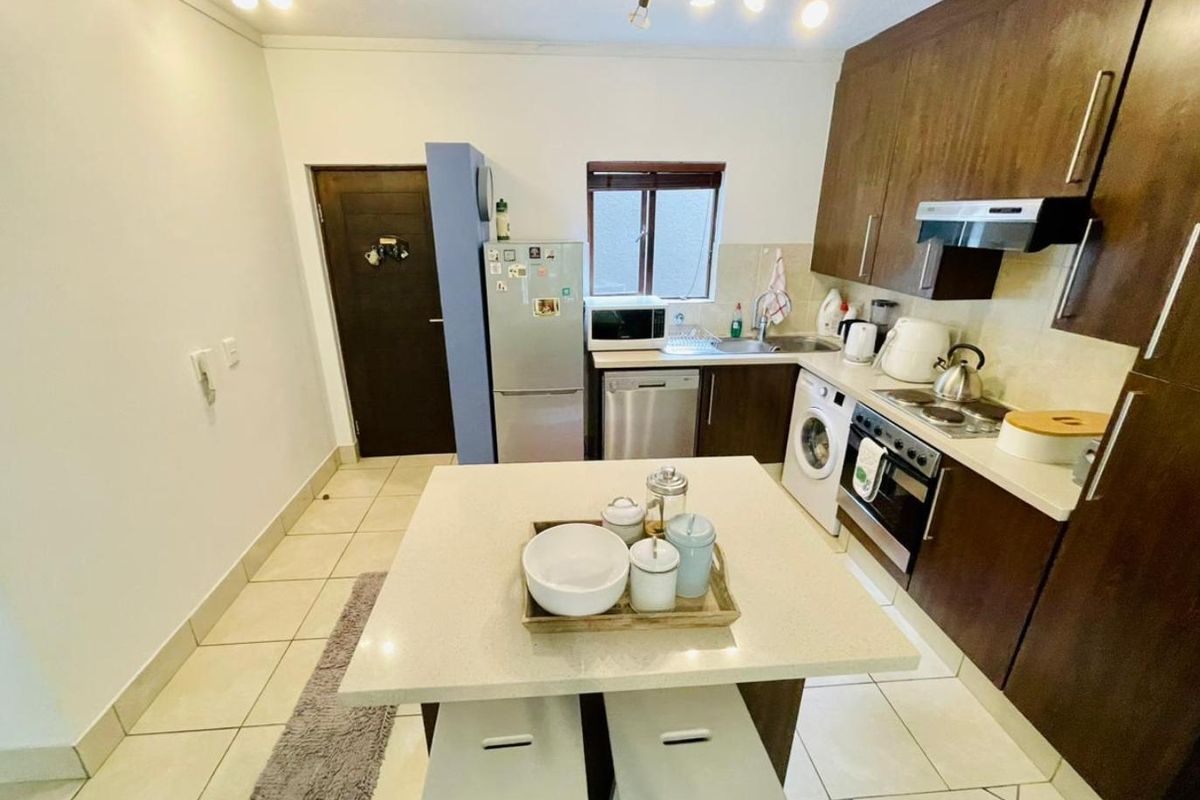 Luxury, comfort and tranquiliy in one perfect address - Photo 2