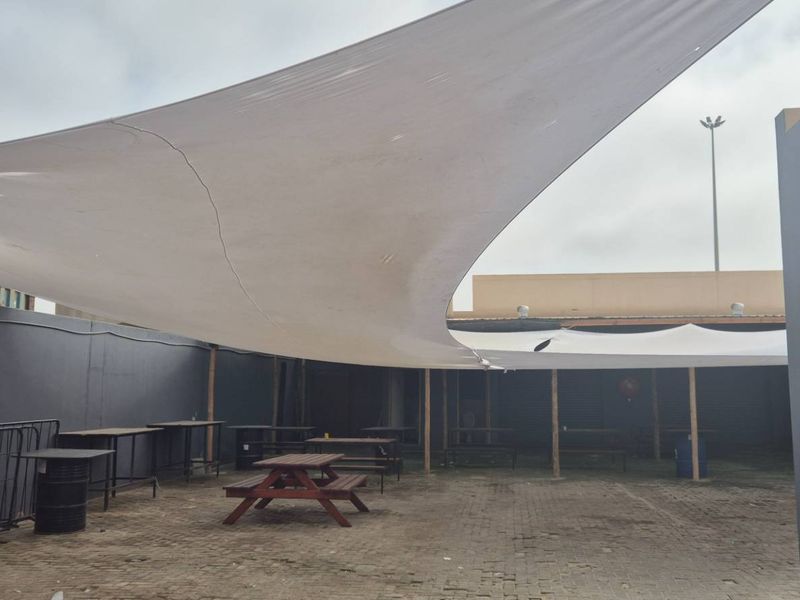 Discover the perfect blend of residential and commercial space with this versatile property - Photo 4