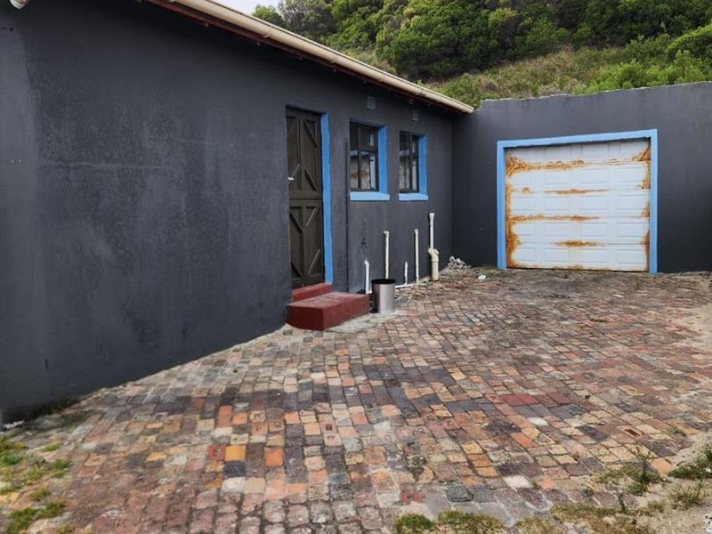 Charming Three-Bedroom House for Sale in Ilitha Park, Khayelitsha - Photo 4