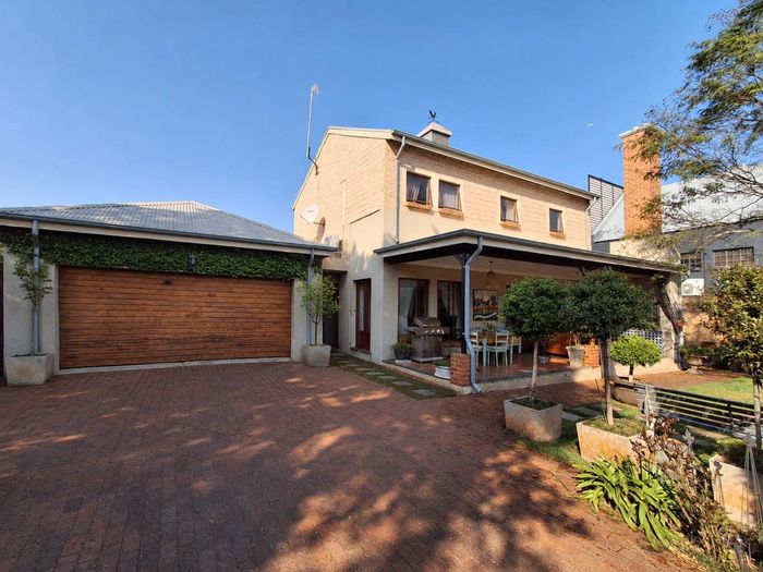 Property #2557648, House For Sale in Hennopspark