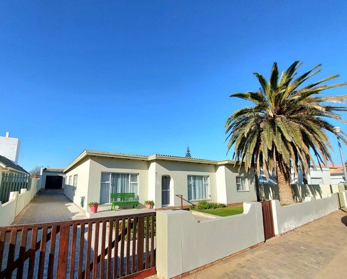 Property #2393324, House For Sale in Noord Duin