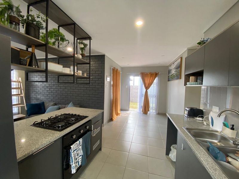Modern 3-Bedroom Family Home in Sought-After Leopard’s Rest Security Estate - Photo 8