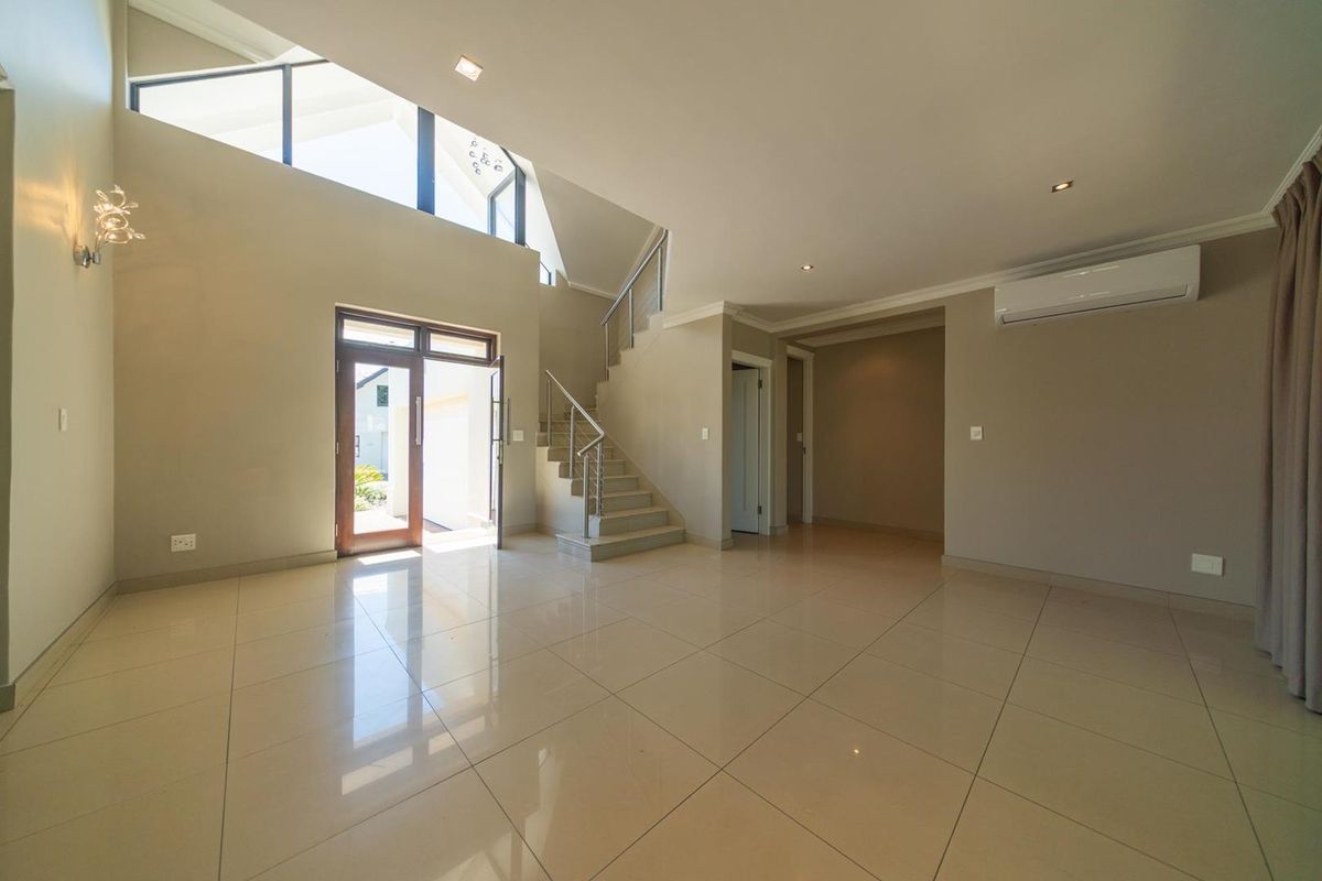 Golf-Front Luxury Living on the 10th Fairway | Pearl Valley Golf Estate - Photo 2
