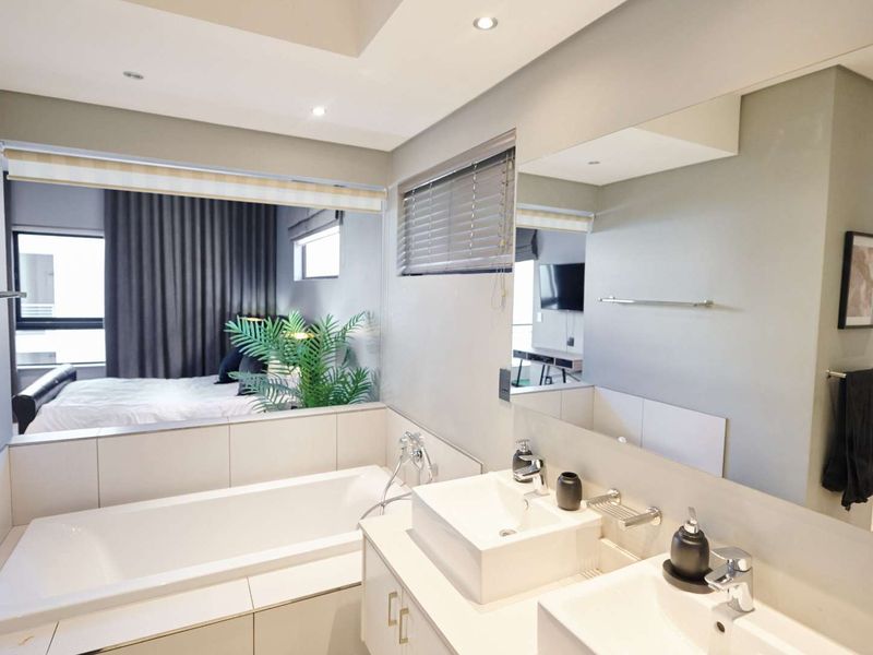 MODERN FULLY FURNISHED APARTMENT AWAITS YOU. - Photo 9