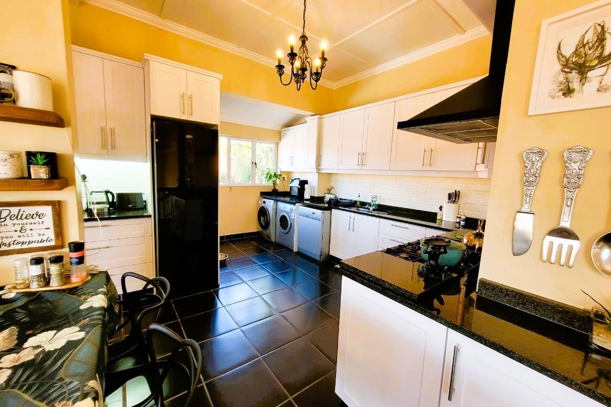 **Exceptional Investment Opportunity: Dual Maisonettes + Granny Flat** - Photo 5