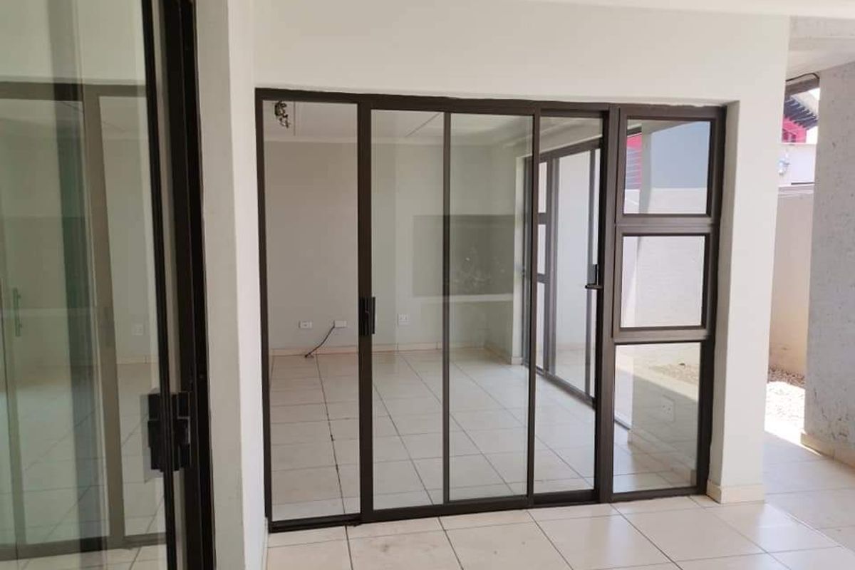 GROUND FLOOR UNIT N$ 499,999.99 - Photo 4