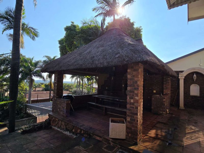 Double Storey Family home with Flatlet & Pool In Sinoville above Braam Pretorius - Photo 2