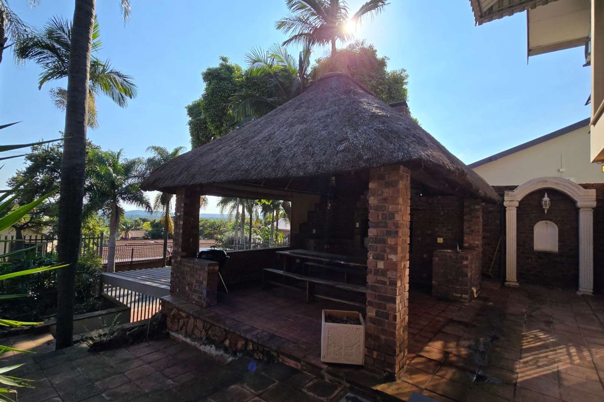 Double Storey Family home with Flatlet & Pool In Sinoville above Braam Pretorius - Photo 2