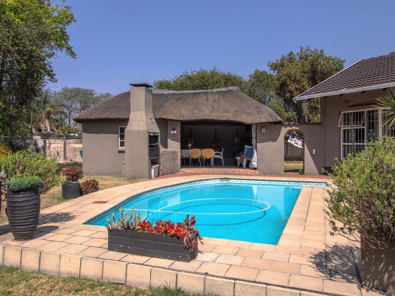 DREAM HOME IN BRACKENHURST!  Space, Comfort, and Style - Photo 10