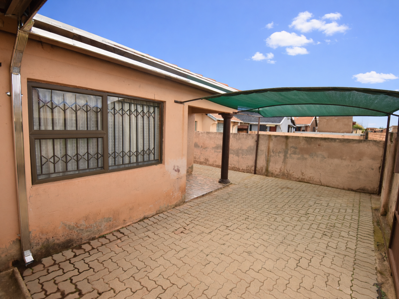 Beautiful Home in QUANTUM - Photo 2